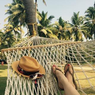 Mariana Ximenes feet photo thumbnail