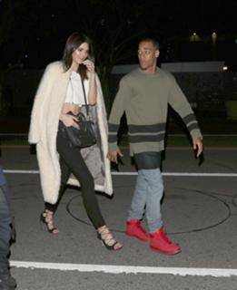 Kendall Jenner feet photo thumbnail