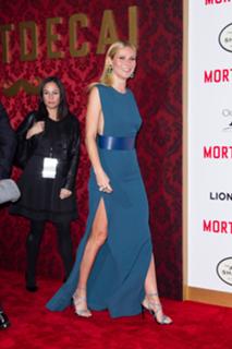 Gwyneth Paltrow feet photo thumbnail