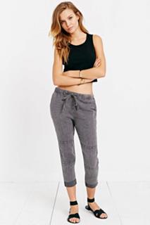 Josephine Skriver feet photo thumbnail