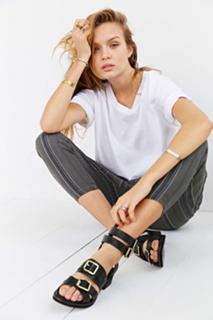 Josephine Skriver feet photo thumbnail