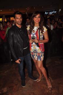 Bipasha Basu feet photo thumbnail