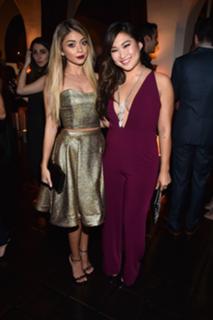 Sarah Hyland feet photo thumbnail