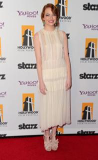 Emma Stone feet photo thumbnail
