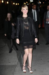 Jennifer Lawrence feet photo thumbnail