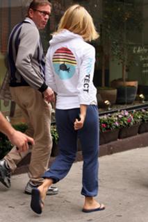 Kate Hudson feet photo thumbnail