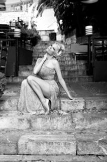 Pamela Anderson feet photo thumbnail
