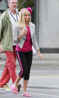Ashley Tisdale feet photo thumbnail
