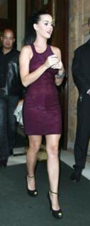 Katy Perry feet photo thumbnail