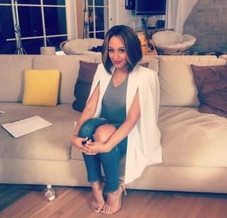 Tia Mowry feet photo thumbnail