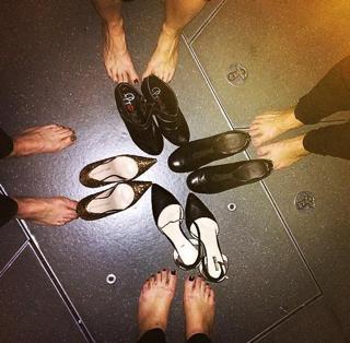 Julie Benz feet photo thumbnail