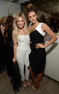 Ashley Tisdale feet photo thumbnail