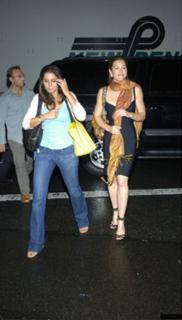 Jessica Biel feet photo thumbnail
