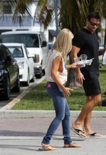 Joanna Krupa feet photo thumbnail