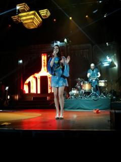 Lana Del Rey feet photo thumbnail