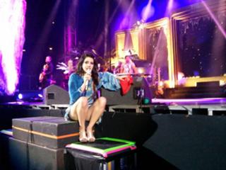 Lana Del Rey feet photo thumbnail