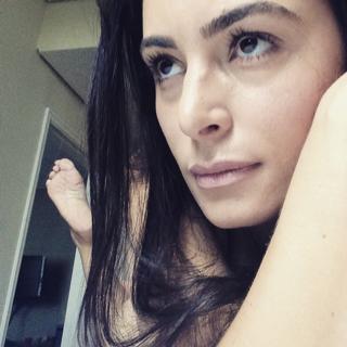 Franciely Freduzeski feet photo thumbnail