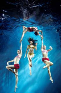 Kelly Brook feet photo thumbnail