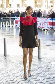 Alesha Dixon feet photo thumbnail
