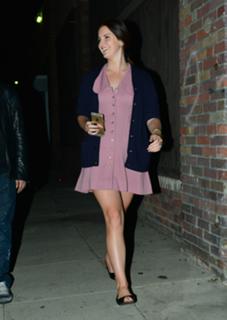 Lana Del Rey feet photo thumbnail