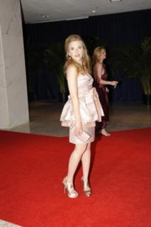 Scarlett Johansson feet photo thumbnail
