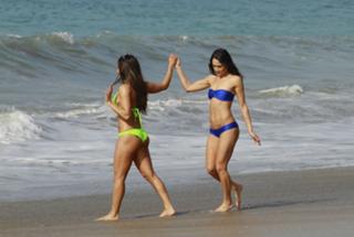 Nikki Garcia feet photo thumbnail