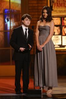 Katie Holmes feet photo thumbnail