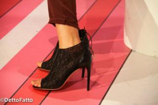 Caterina Balivo feet photo thumbnail