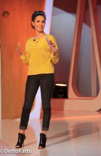 Caterina Balivo feet photo thumbnail