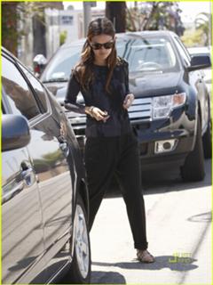 Rachel Bilson feet photo thumbnail