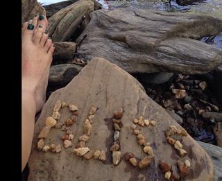 Maggie Grace feet photo thumbnail