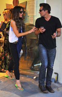 Kate Beckinsale feet photo thumbnail