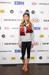 AnnaLynne McCord feet photo thumbnail