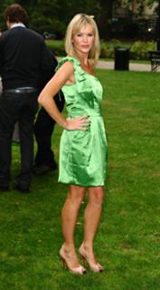 Amanda Holden feet photo thumbnail