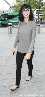 Katy Perry feet photo thumbnail