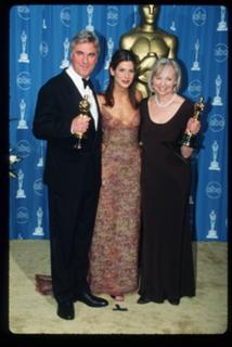 Sandra Bullock feet photo thumbnail