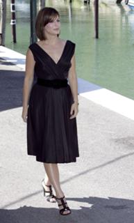 Sandra Bullock feet photo thumbnail