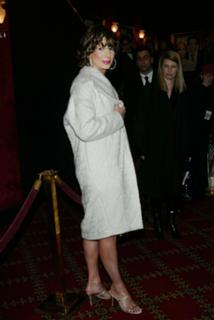 Sandra Bullock feet photo thumbnail