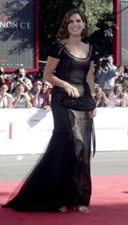 Sandra Bullock feet photo thumbnail