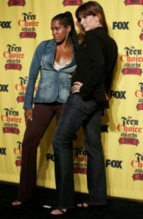 Sandra Bullock feet photo thumbnail