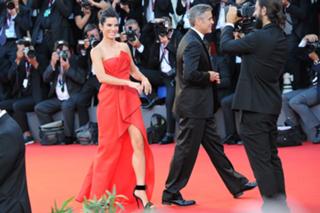 Sandra Bullock feet photo thumbnail