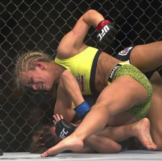 Paige VanZant feet photo thumbnail