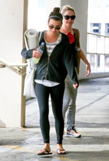 Lea Michele feet photo thumbnail