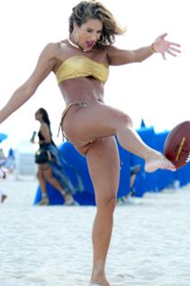Jennifer Nicole Lee feet photo thumbnail