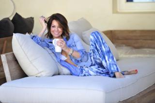 Brooke Burke feet photo thumbnail
