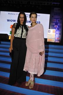 Dia Mirza feet photo thumbnail