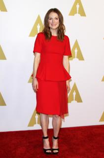Julianne Moore feet photo thumbnail