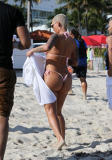 Amber Rose feet photo thumbnail