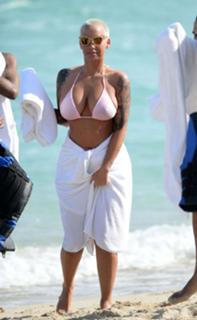 Amber Rose feet photo thumbnail