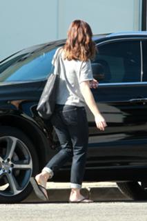 Minka Kelly feet photo thumbnail